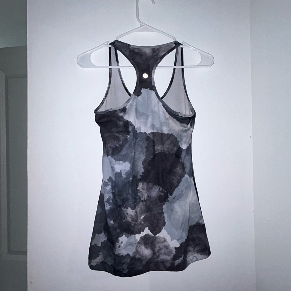 Lululemon tank top size 6